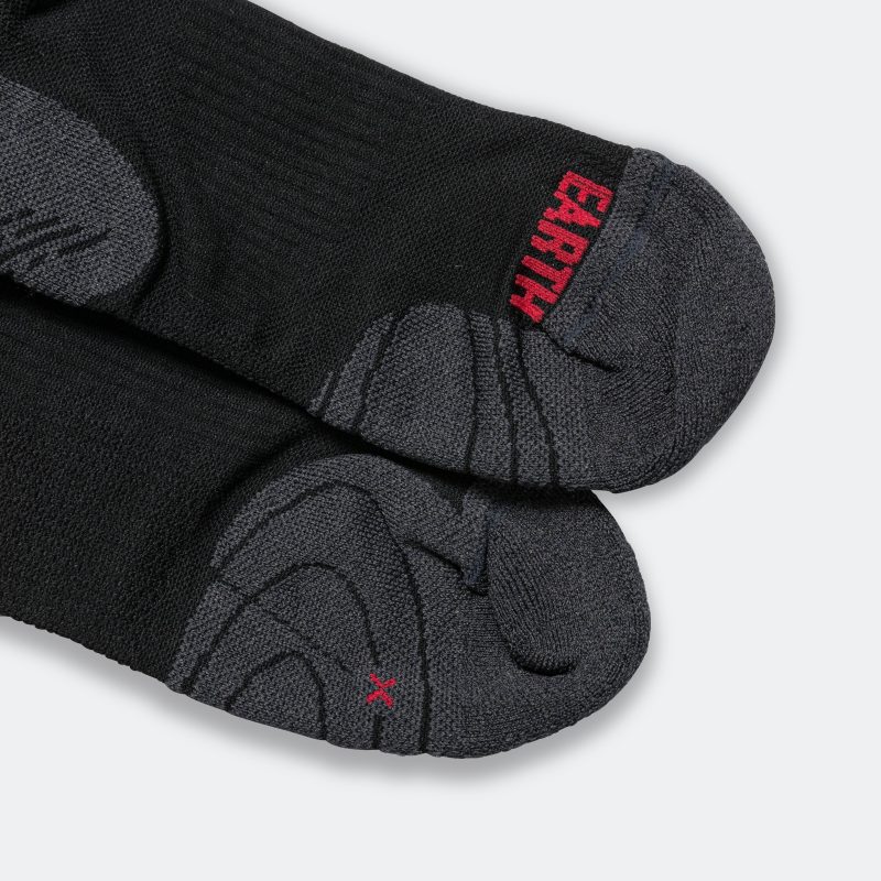 near earth running socks black 4