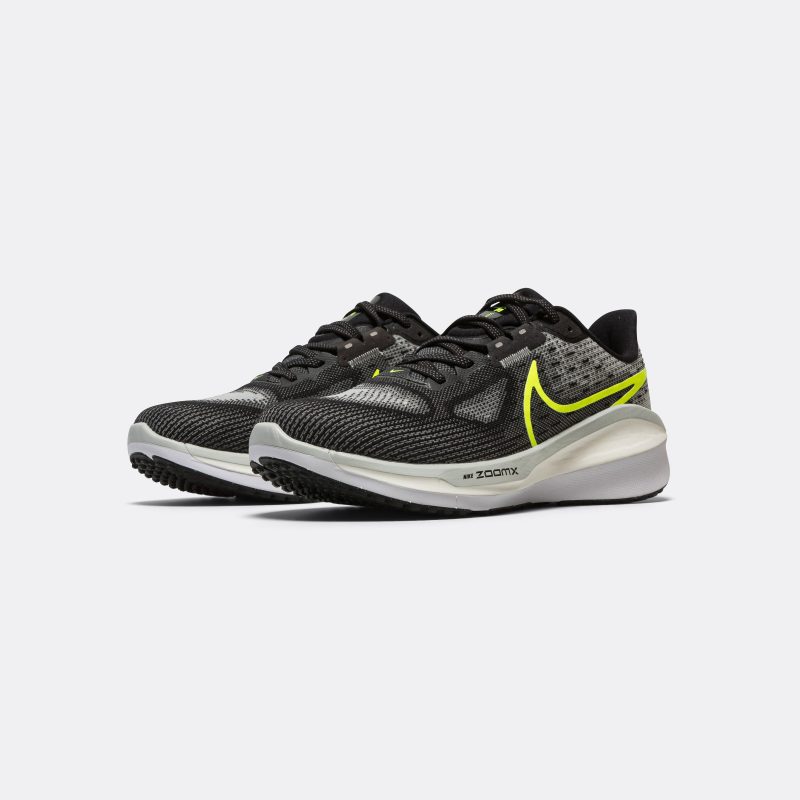 nike running vomero 17 black light smoke grey white volt 2