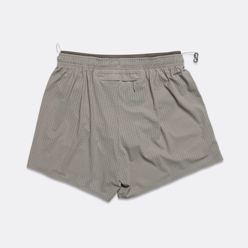 satisfy running space o 2.5 inch distance shorts dry sage 2