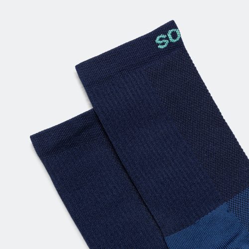 soar running crew socks fluro navy 3